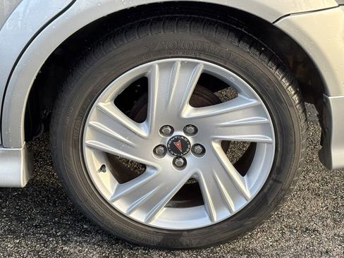 Used 2004 Pontiac Vibe Base image 11