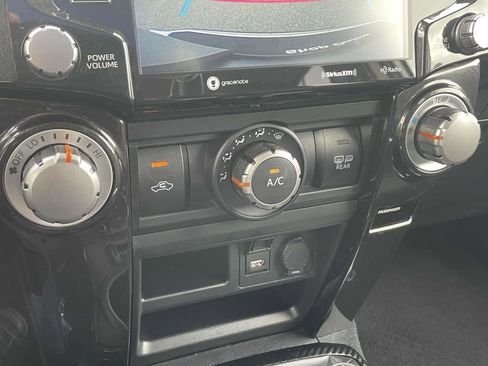 Used 2024 Toyota 4Runner TRD Off-Road Premium image 27