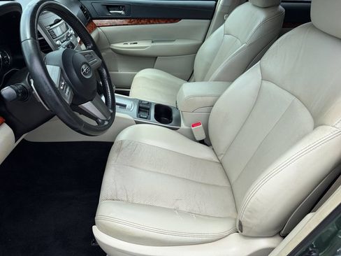 Used 2011 Subaru Outback 2.5i Limited AWD/4WD image 10