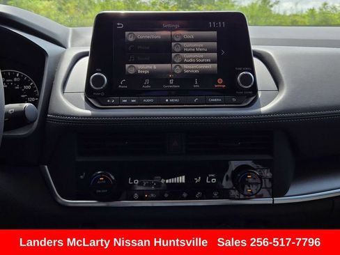 Used 2026 Nissan Rogue SV w/ Cold Weather Package FWD image 17