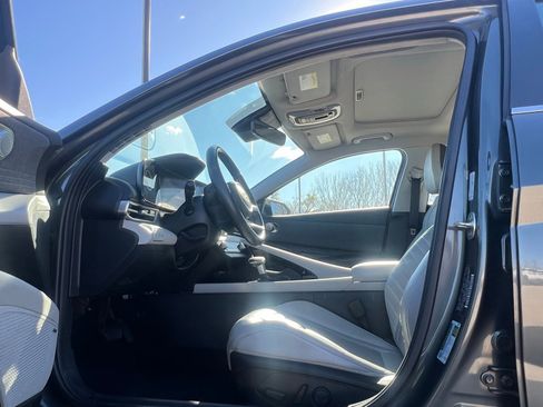 Certified 2024 Hyundai Elantra Limited image 23