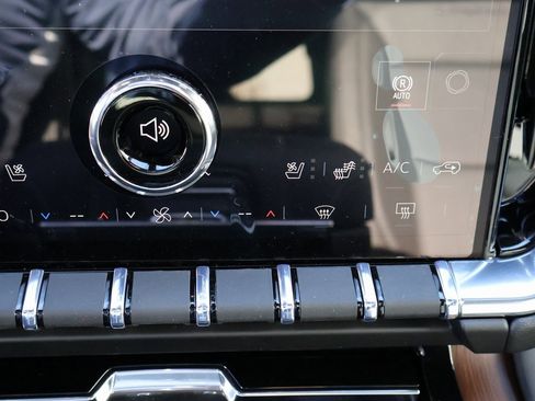 New 2026 GMC Yukon Denali w/ Denali Reserve Package image 37