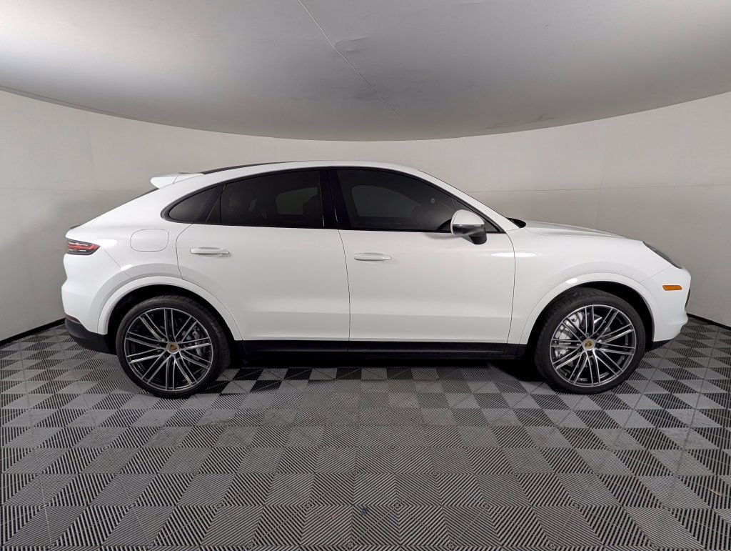 Used 2022 Porsche Cayenne Platinum Edition AWD/4WD image 8