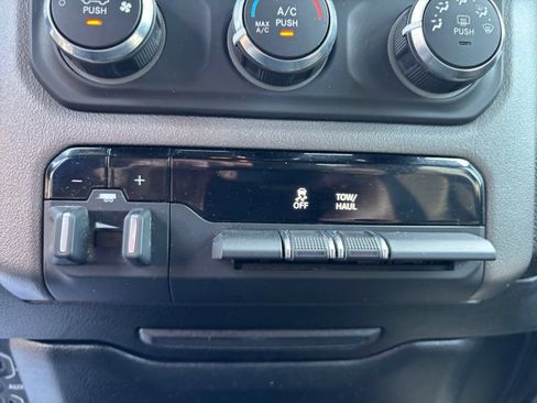 Used 2021 RAM 2500 Big Horn AWD/4WD image 34