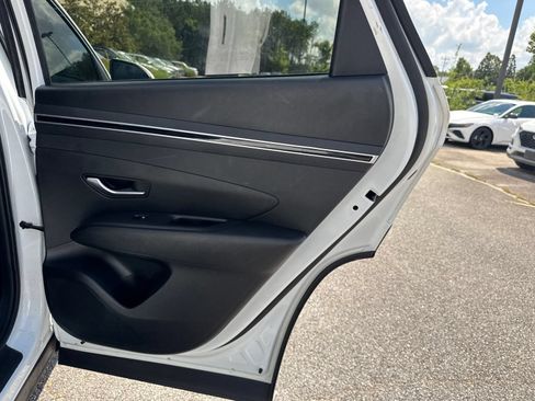 Used 2022 Hyundai Tucson SEL FWD image 16