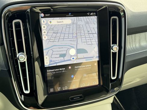 New 2026 Volvo XC40 B5 Plus w/ Protection Package Premier image 24