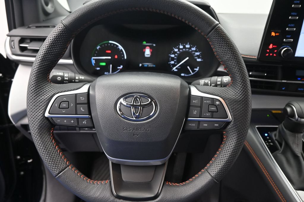 Used 2024 Toyota Sienna XSE w/ XSE Plus Package AWD/4WD image 19