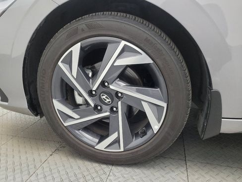 Used 2025 Hyundai Elantra Sport image 31