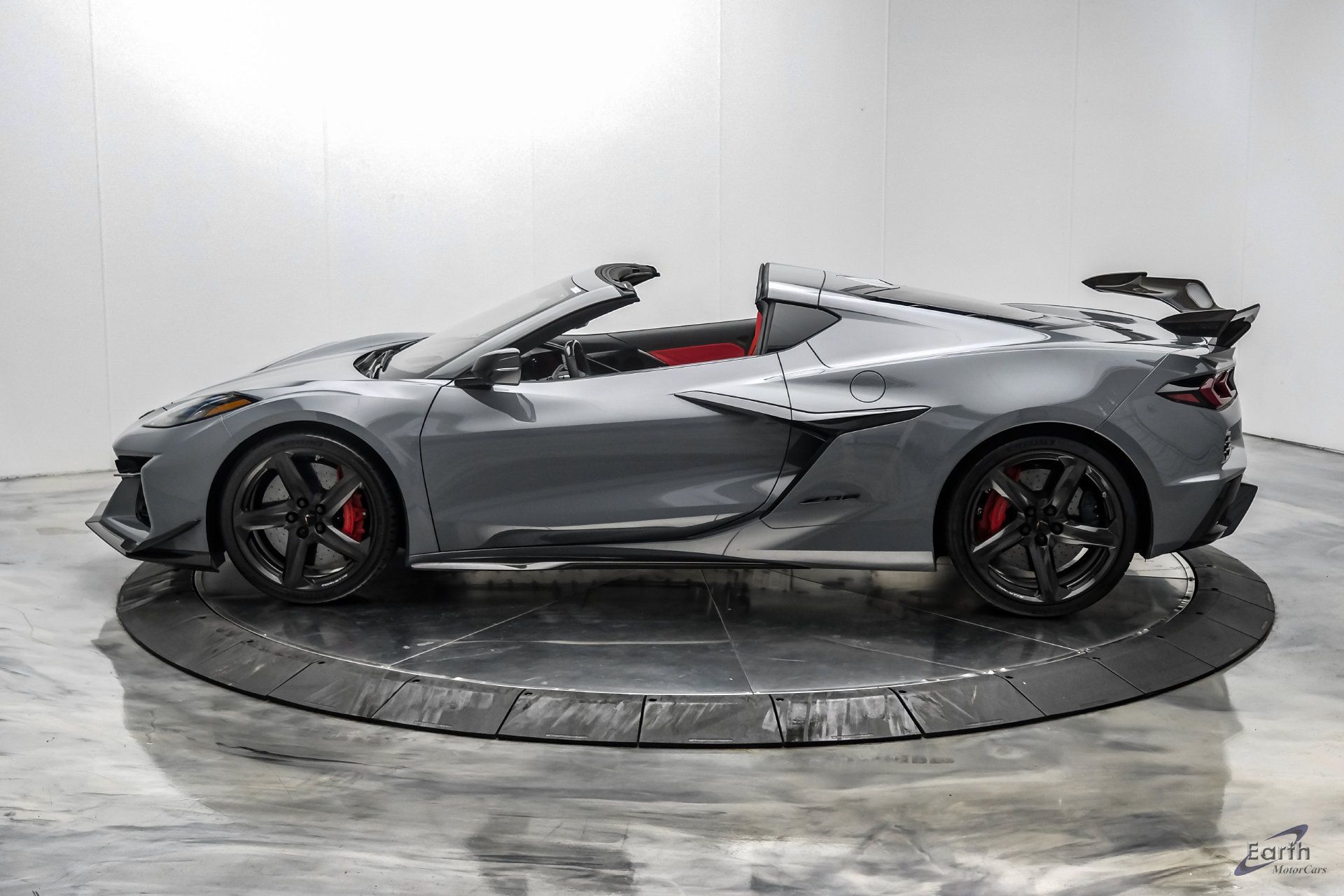 Used 2025 Chevrolet Corvette Z06 w/ Z07 Performance Package RWD image 9