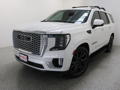 Used 2023 GMC Yukon Denali w/ Advanced Technology Package AWD/4WD image 2