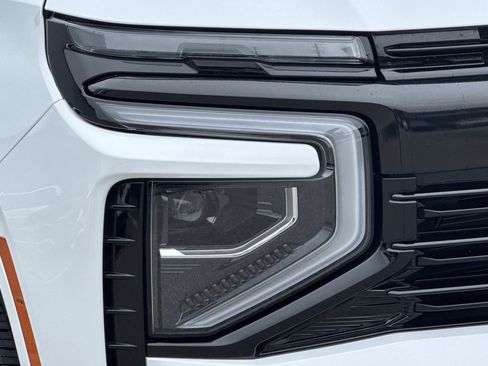 Used 2025 Chevrolet Tahoe LS RWD image 11