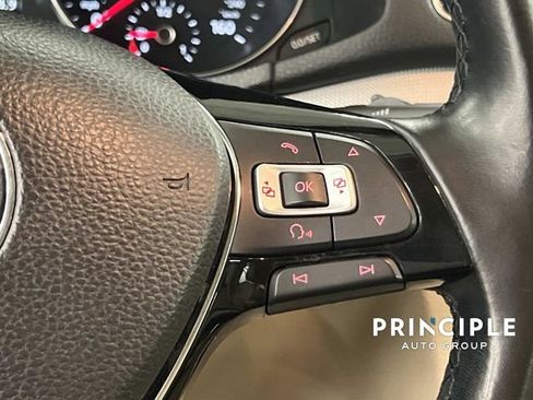 Used 2017 Volkswagen Passat 1.8T SEL Premium FWD image 20