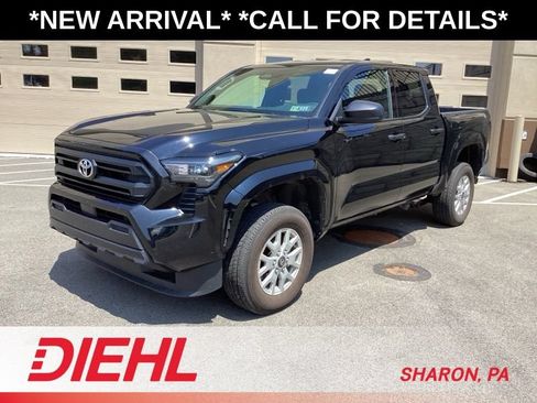 Used 2025 Toyota Tacoma SR AWD/4WD image 3