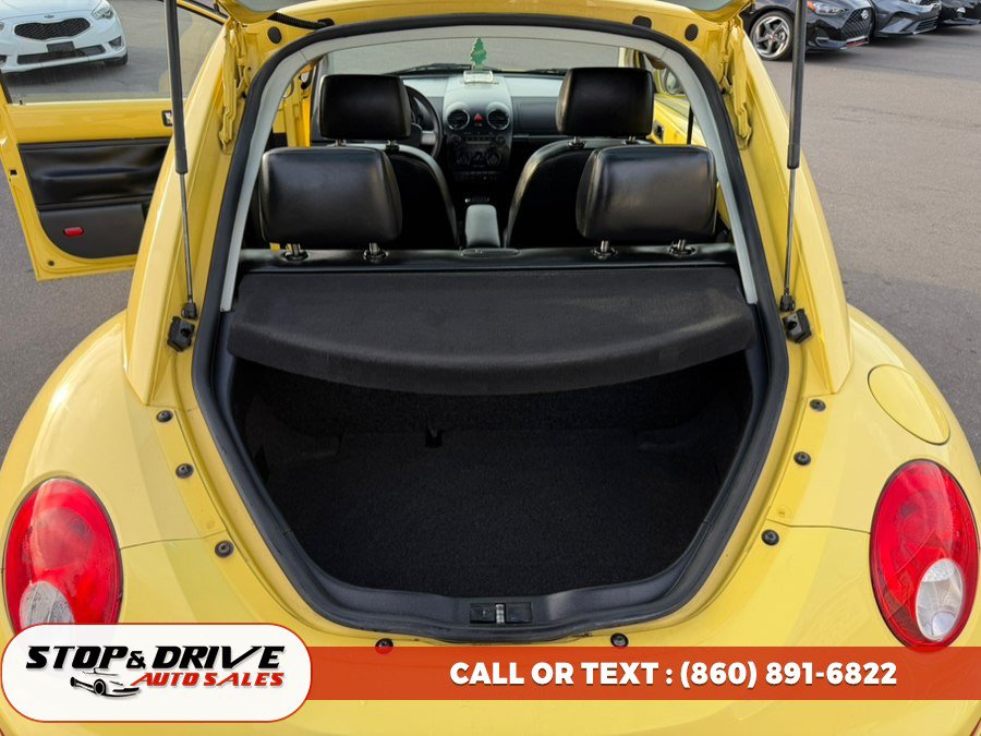 Used 2006 Volkswagen Beetle Coupe w/ Package 1 FWD image 17