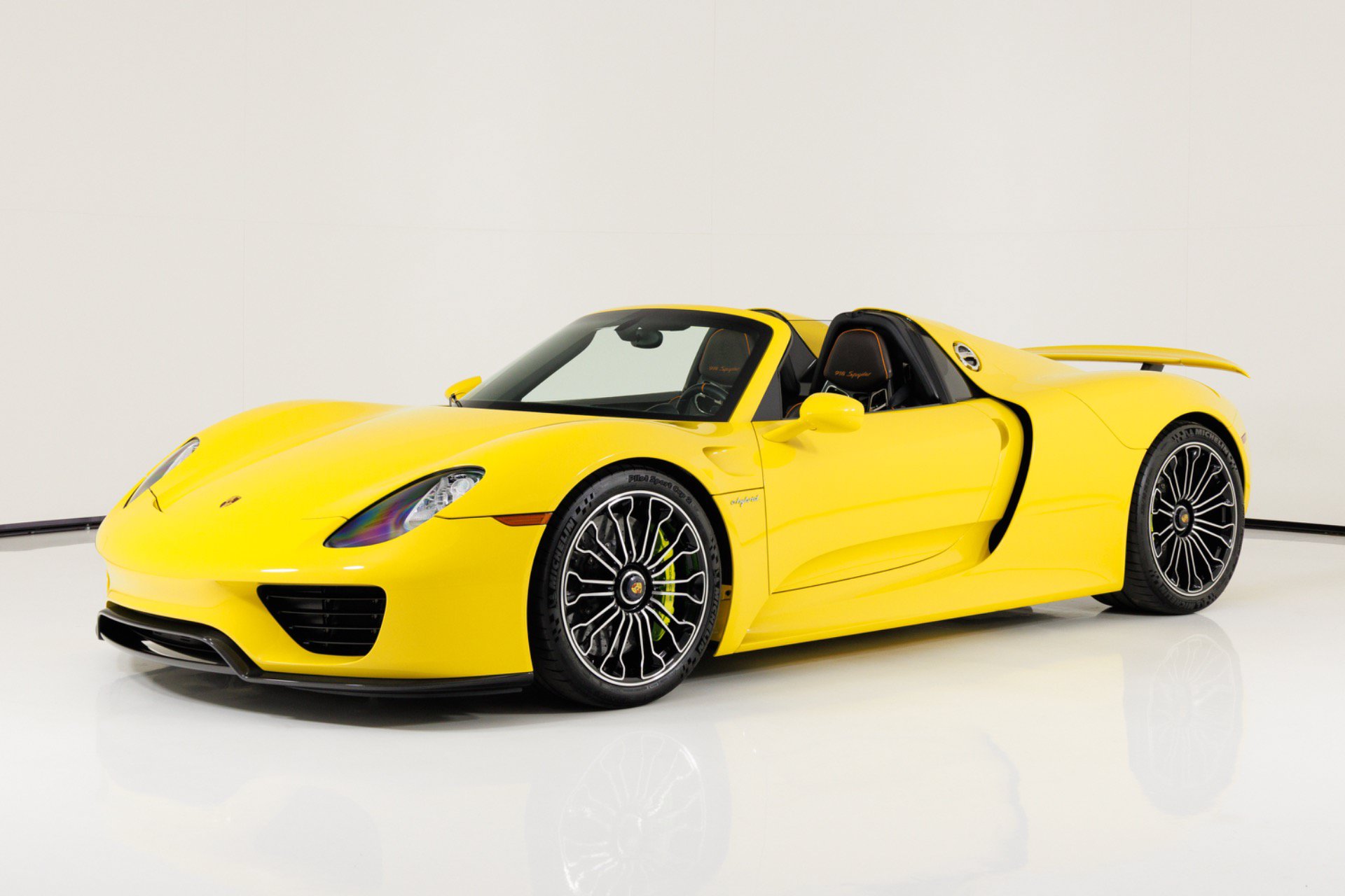 Used 2015 Porsche 918 Spyder AWD/4WD image 8