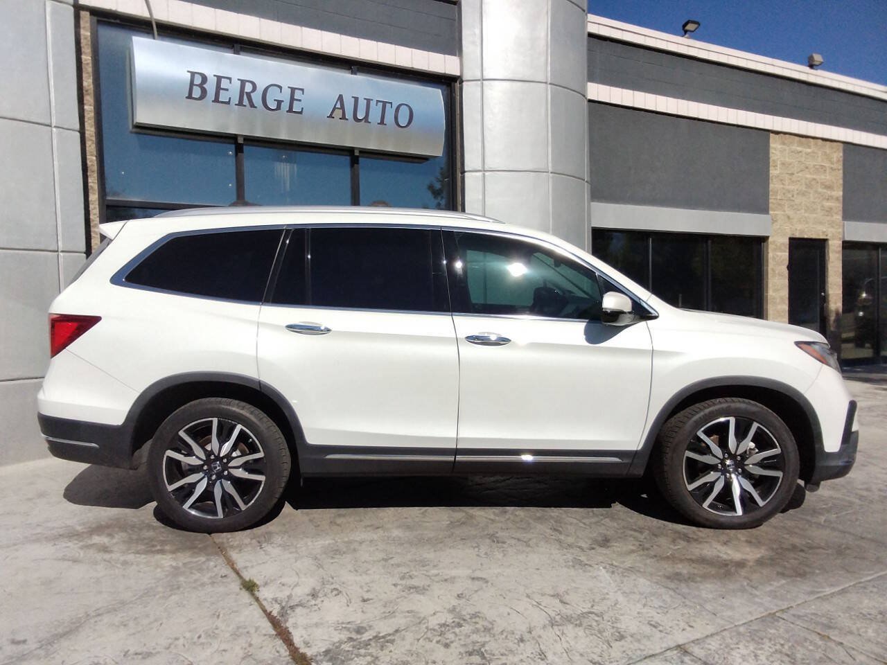 Used 2022 Honda Pilot Touring image 6