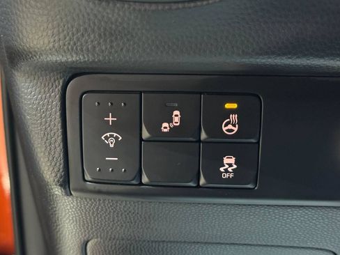 Used 2018 Kia Soul ! w/ Tech Package FWD image 18