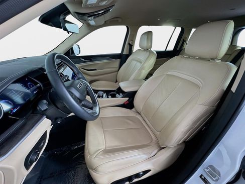 Used 2022 Jeep Grand Cherokee L Limited w/ Luxury Tech Group II image 12