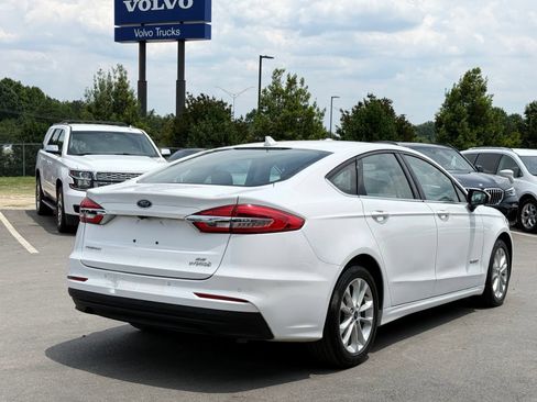 Used 2019 Ford Fusion SE FWD image 7
