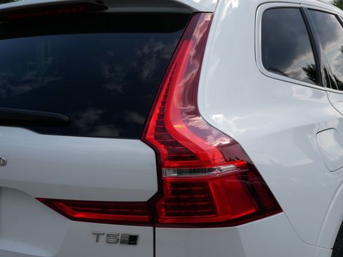 Used 2018 Volvo XC60 T5 Inscription w/ Convenience Package AWD/4WD image 17