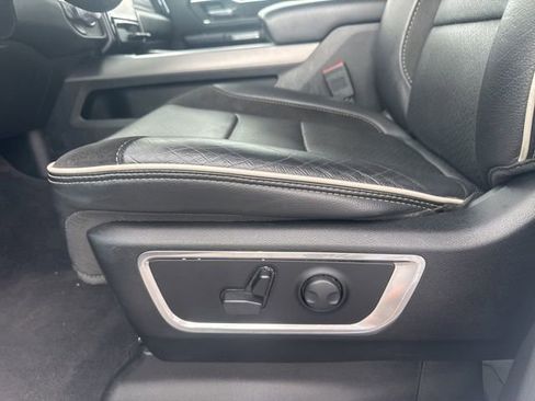 Used 2025 RAM 1500 Laramie image 16