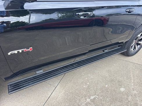 Used 2025 GMC Yukon XL AT4 Ultimate AWD/4WD image 17