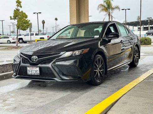 Used 2023 Toyota Camry SE image 8