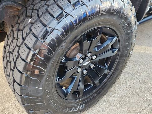 Used 2018 Chevrolet Colorado ZR2 w/ ZR2 Midnight Special Edition image 10