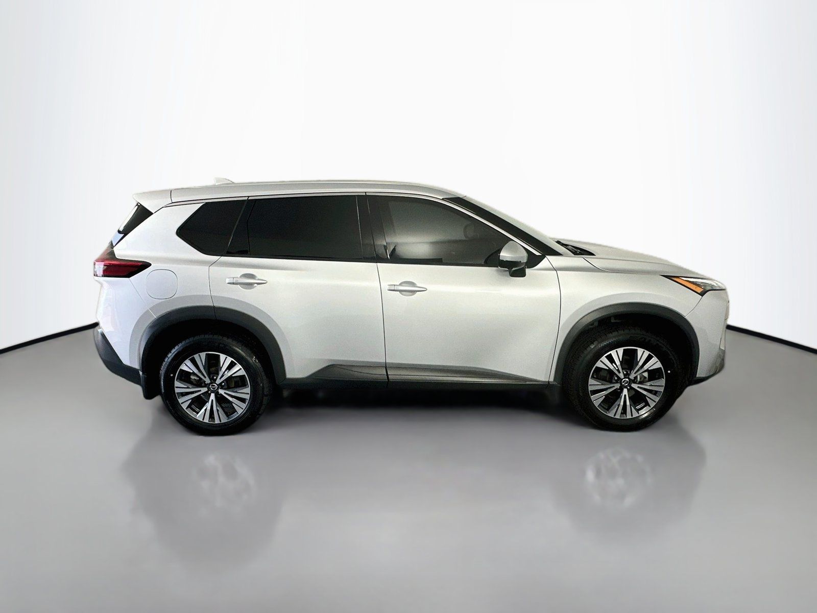 Used 2021 Nissan Rogue SV AWD/4WD image 8
