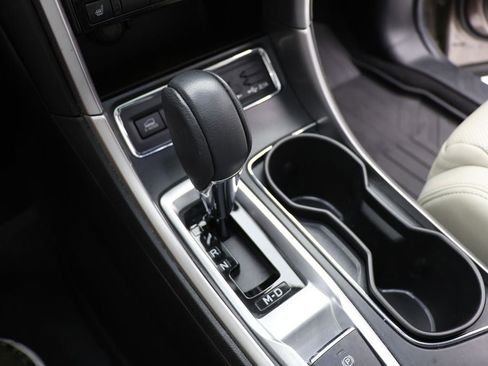 Used 2022 Subaru Ascent Limited w/ Technology Package image 27