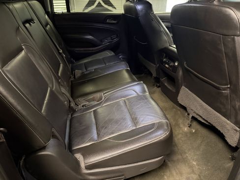 Used 2016 Chevrolet Suburban LT RWD image 14
