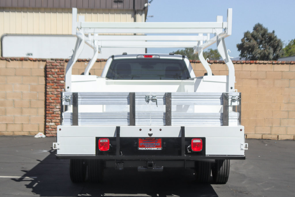 Used 2023 Ford F550 2WD Regular Cab Super Duty image 7