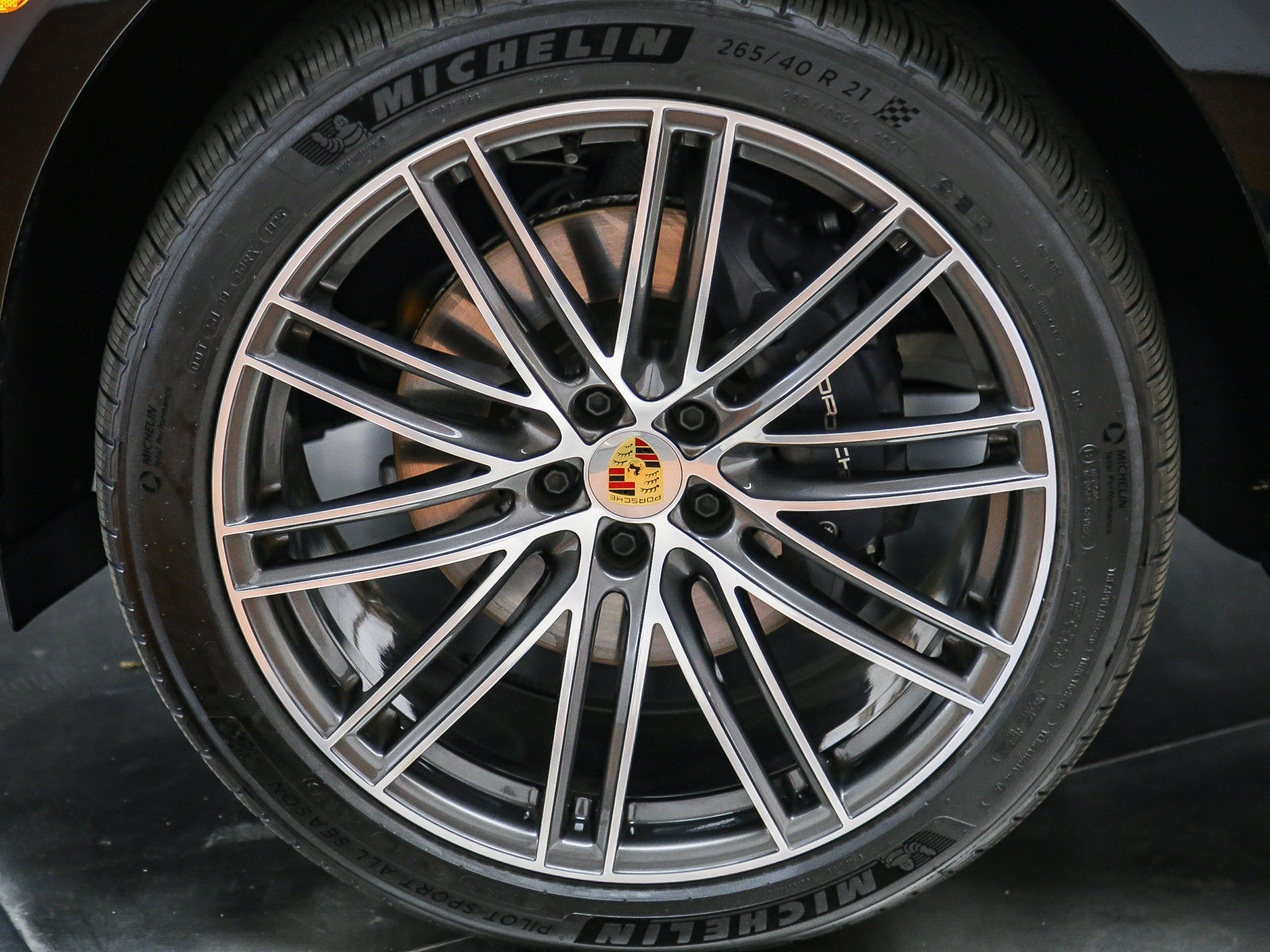Certified 2026 Porsche Macan AWD/4WD image 13