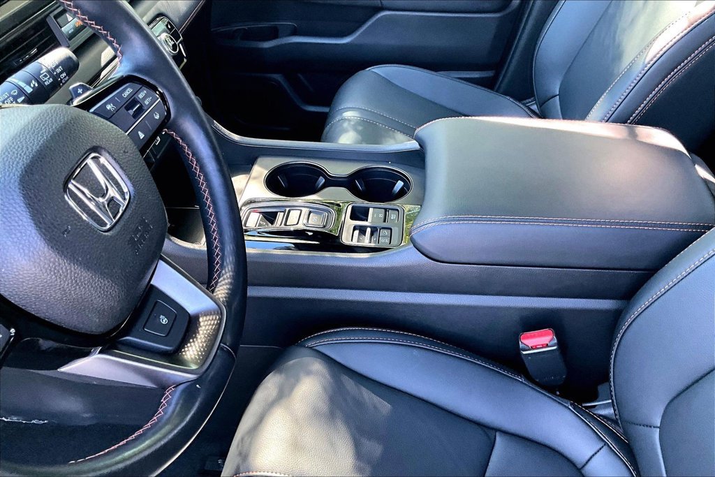 Certified 2025 Honda Pilot TrailSport image 13