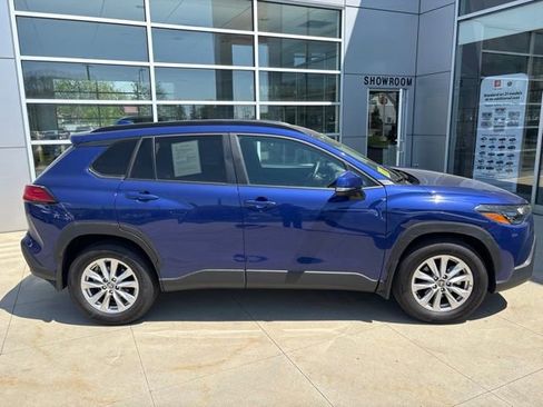 Used 2024 Toyota Corolla Cross LE w/ Moonroof Package AWD/4WD image 8