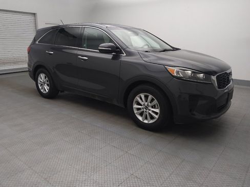 Used 2019 Kia Sorento FWD V6 image 11