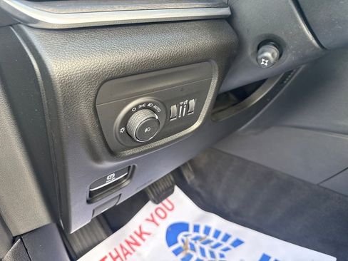 Used 2022 Jeep Grand Cherokee Overland w/ Adv Protech Group III image 16