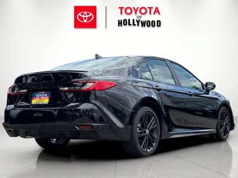 New 2026 Toyota Camry Hybrid FWD image 4