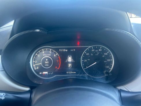 Used 2021 Nissan Versa SV image 5