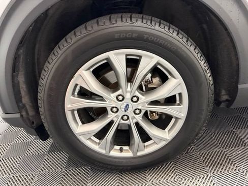 Used 2023 Ford Explorer XLT w/ Equipment Group 202A AWD/4WD image 47