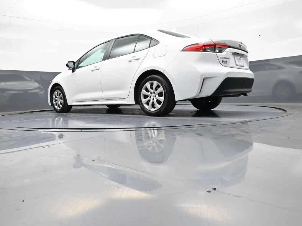 Used 2026 Toyota Corolla LE FWD image 30