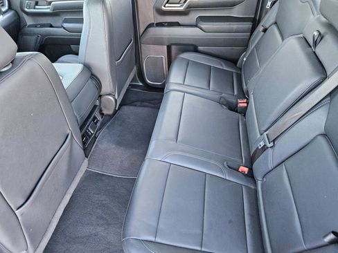 Used 2024 GMC Sierra 1500 SLT image 32