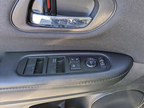 Used 2022 Honda HR-V LX image 10
