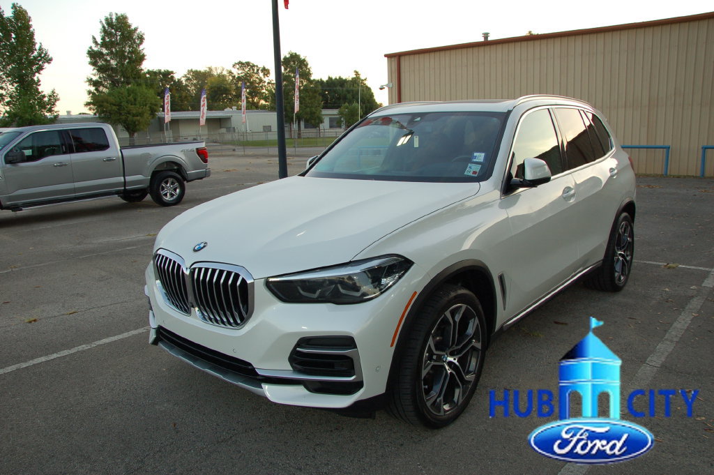 Used 2023 BMW X5 xDrive40i w/ Premium Package AWD/4WD image 1