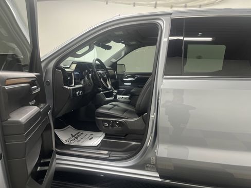 Used 2025 GMC Sierra 1500 Denali w/ Denali Reserve Package image 9