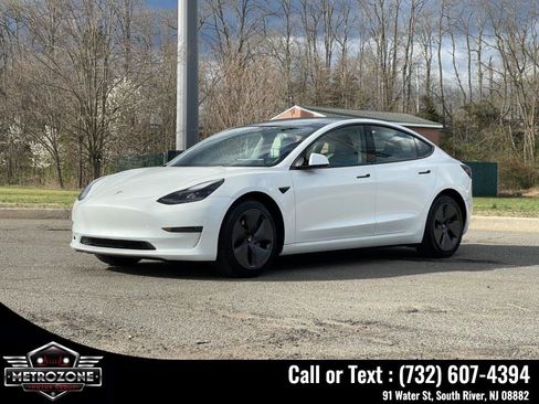 Used 2023 Tesla Model 3 Standard Range RWD image 3