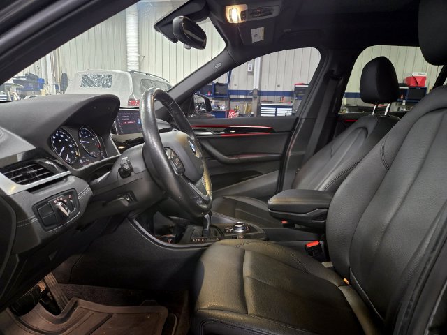 Used 2021 BMW X1 xDrive28i w/ Convenience Package AWD/4WD image 4