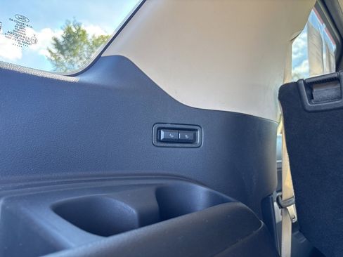 Used 2022 Ford Expedition Limited image 63