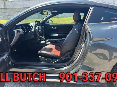 Used 2015 Ford Mustang Premium RWD image 9