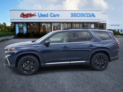 Used 2025 Honda Pilot Touring image 2